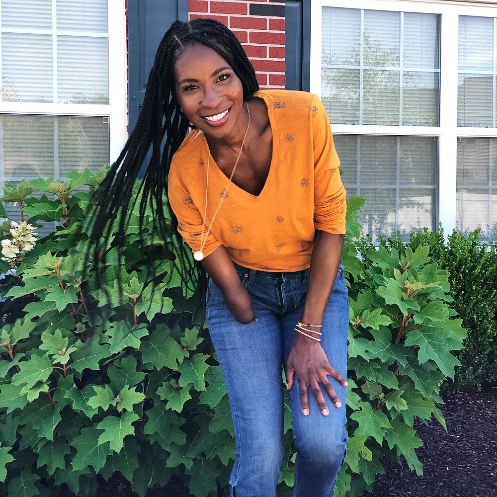 Women's Sonoma Goods For Life® Everyday Adaptive & Easy Dressing V-Neck Long Sleeve Top 18 Women's Sonoma Goods For Life® Everyday Adaptive & Easy Dressing V-Neck Long Sleeve Top - Image 16